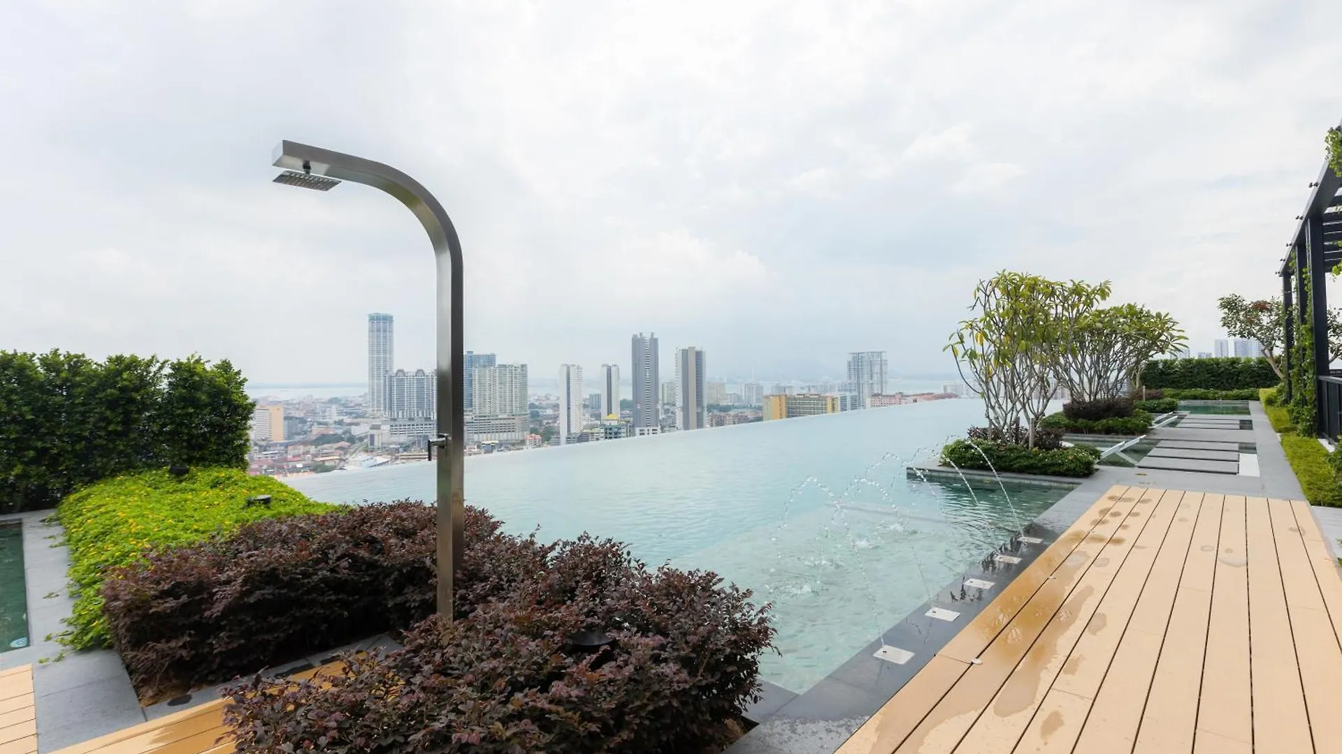 Apartment Beacon Executive Suite By May George Town