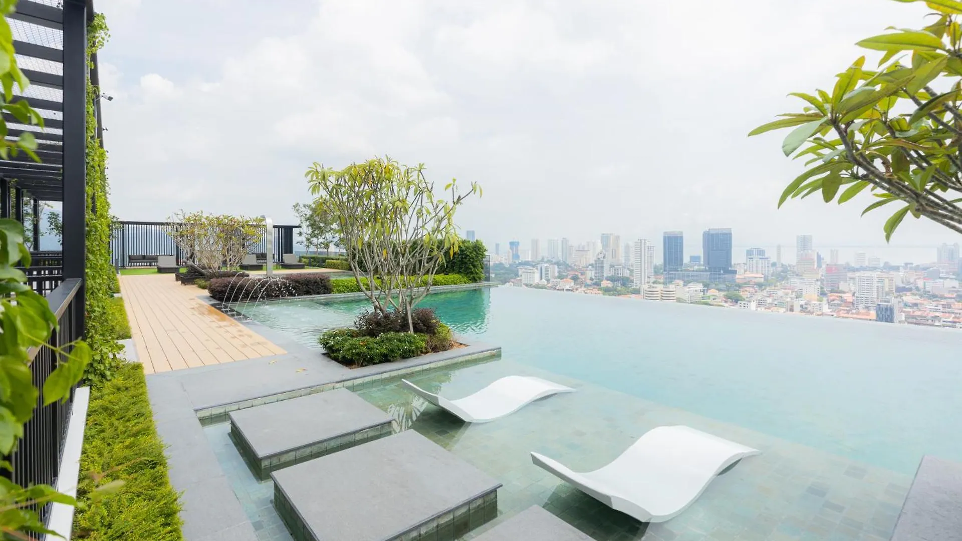 Beacon Executive Suite By May George Town Apartment